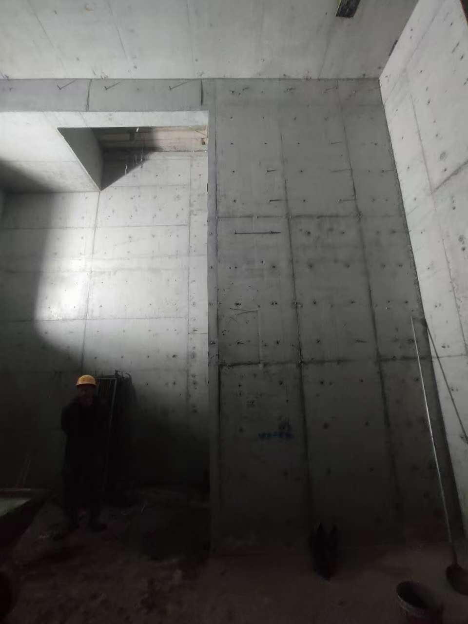 运河墙上开槽钢筋断了有影响吗